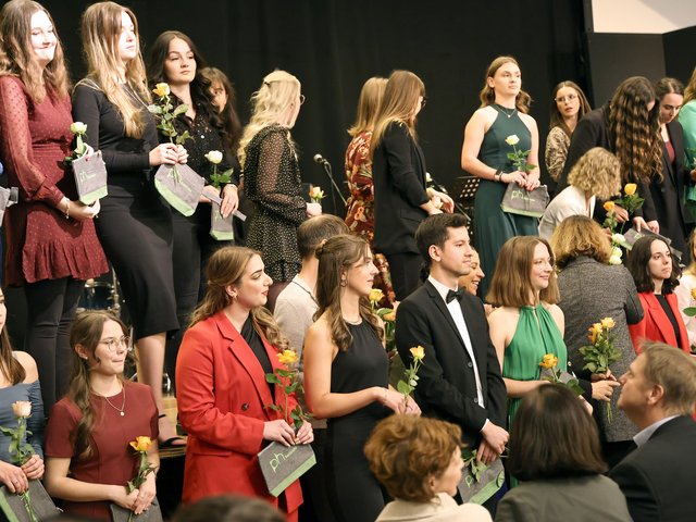 Absolvent:innenfeier 2024: Die PHKA bietet Lehramtsstudiengänge sowie andere Studiengänge mit Bildungsbezug an. Foto: Jörg Donecker/PHKA
