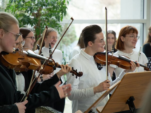 Gemeinsam Musik machen: In einem der Studierenden-Ensembles der Pädagogischen Hochschule Karlsruhe. Foto: Lea Schmitt/PHKA