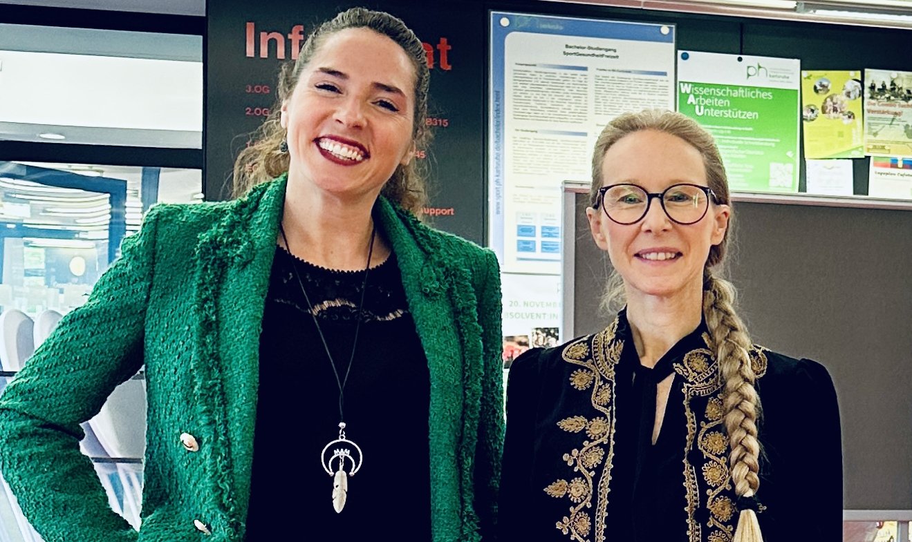 WiN·BO-Preisträgerinnen 2024: Marie Tuchscherer und Prof. Dr. Dr. h.c. Claudia Wiepcke (r.). Foto: Evelin Eckstein