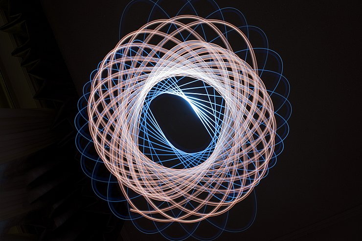 Kurven über Kurven: Die Mathematik hinter Spirograph-Kunstwerken erklärt das Institut für Mathematik der PHKA auf den Science Days 2021. Foto: M Maggs auf Pixabay