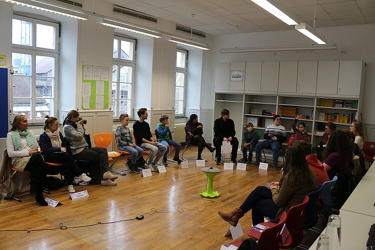 Andrea Schwarz, MdL vom Bündnis 90 die Grünen zu Besuch im „KinderCouncil“