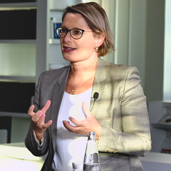 KMK Präsidentin Dr. Stefanie Hubig bei der Online LemaS-Jahrestagung 2020. Screenshot: BMBF, P. Fink. 